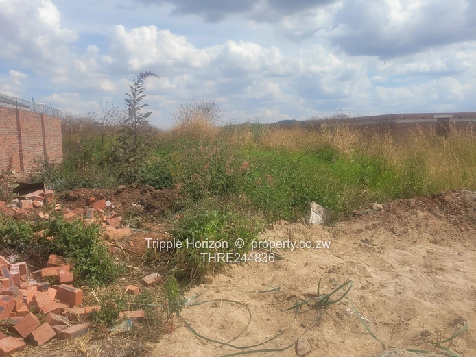 200m² Vacant Stand in Warren Park D — Near New Homes & Gate