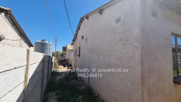 Vacant Full House For Immediate Occupation 
