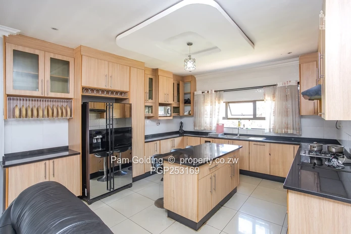 Modern 3-Bedroom Cluster Home!