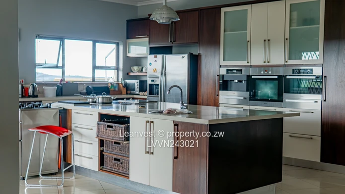 Glen Lorne Folyjon House For Sale 