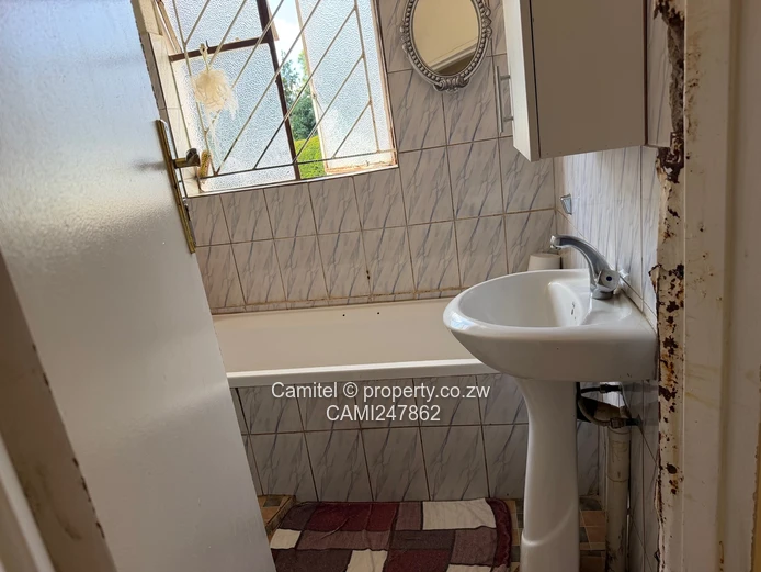 Marlborough 4-Bed Townhouse Complex — Solar, Walled