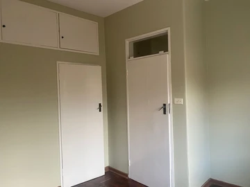2 Bedroom Flat & Apartment