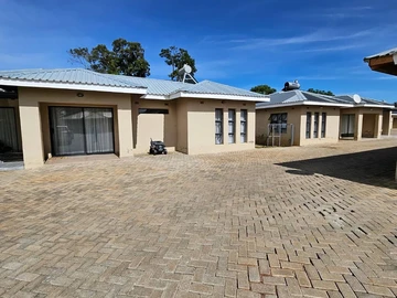 3 Bedroom Garden Flat