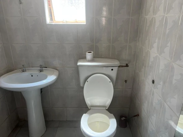 2 Bedroom Flat & Apartment