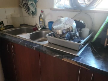 2 Bedroom Flat & Apartment