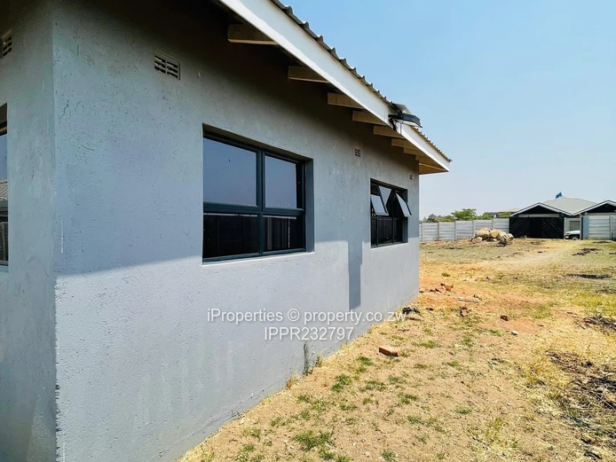 Charming 3-Bedroom Cottage on a Spacious 900+ sqm Stand (Sole Mandate)