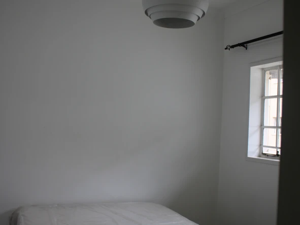 2 Bedroom Flat & Apartment