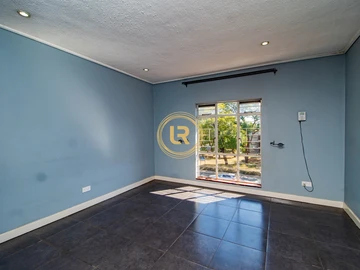 2 Bedroom Flat & Apartment