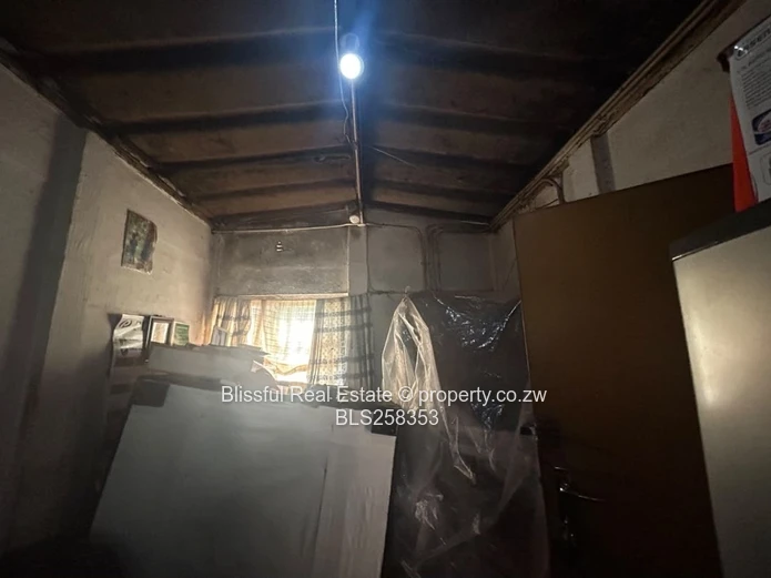2 roomed cottage for sale in Dzivarasekwa 2-COUNCIL CESSION 