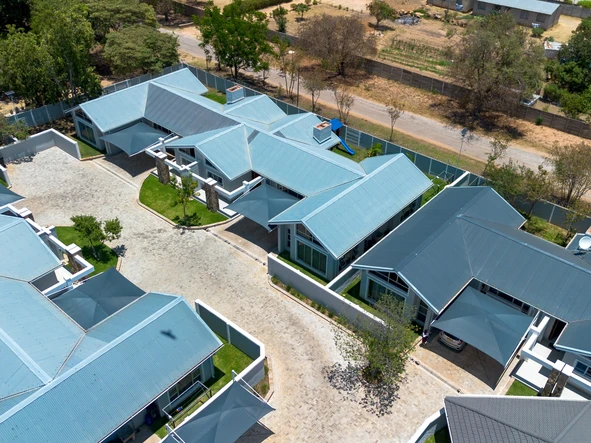 3 Bedroom Flat & Apartment