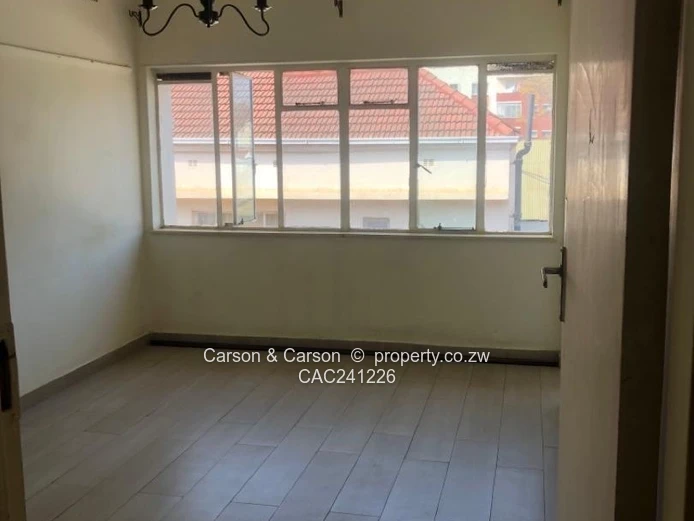 One and a half bedrooms flat for sale in the Avenues 