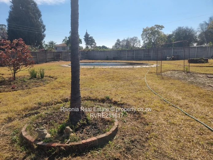 Marlborough 3-Bed Bungalow on 3600m² – Pool & Borehole