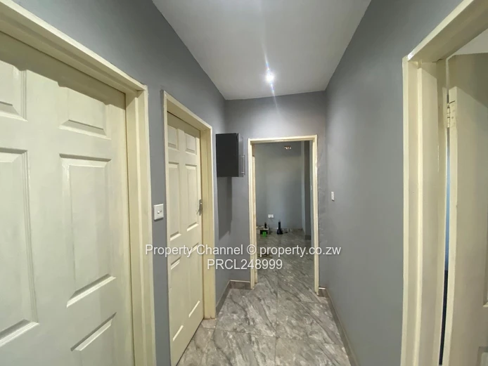 Glaudina 3-Bed: Modern Tiles, Built-ins & Borehole