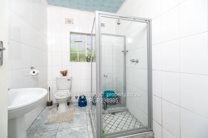 House with seperate cottage - Ideal for Rental Income