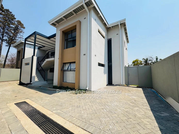 Modern 3 Bedroom Apartment - Highlands 
