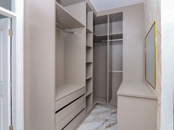 Flat & Apartment