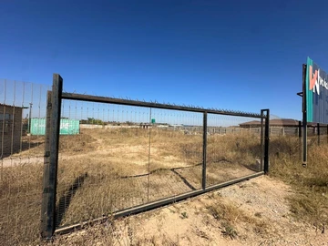 Commercial & Industrial Land