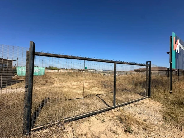 Commercial & Industrial Land