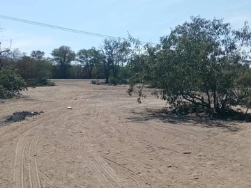 Commercial & Industrial Land