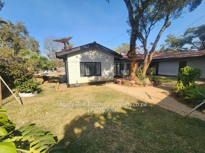 Upper Hillside 4BR — Walled Home with Main Rd Frontage