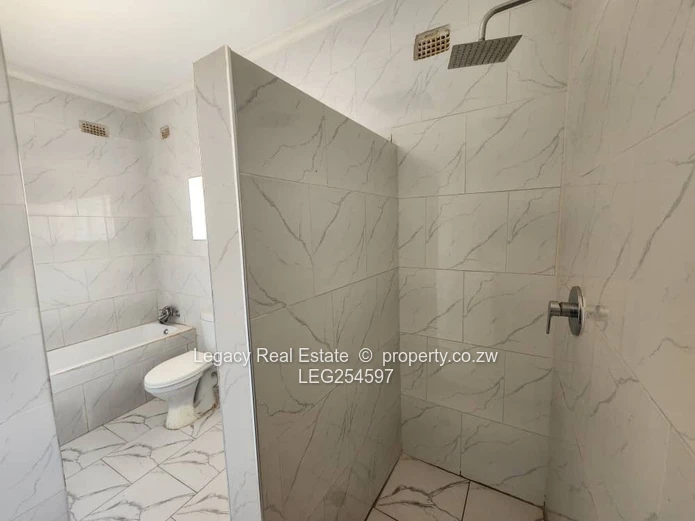 Spacious 3-Bed New Marlborough — Fitted Kitchen, Tiled Baths & Cottage (Sole Mandate)