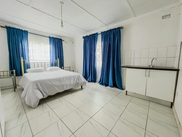 6 Bedroom House