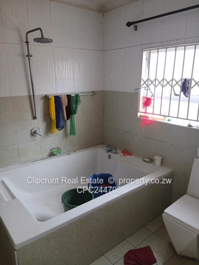 Monavale House For Sale