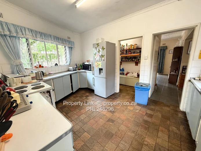 Unfurnished 4-Bed House with Pool Available Immediately