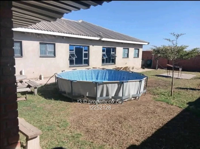 Neatly built Norton, Mwashuma  Park House 