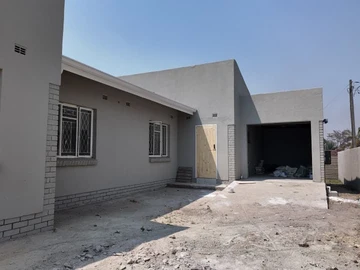 3 Bedroom Flat & Apartment