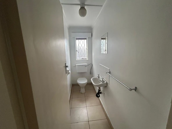 2 Bedroom Flat & Apartment