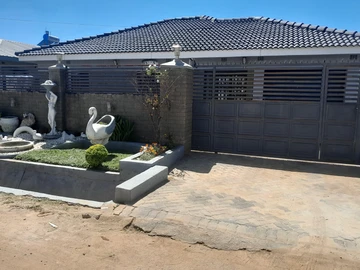 Luxurious 3 Bedroomed Madokero House To Let