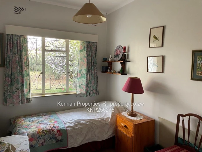 Spacious end unit garden flat apartment in Greendale North