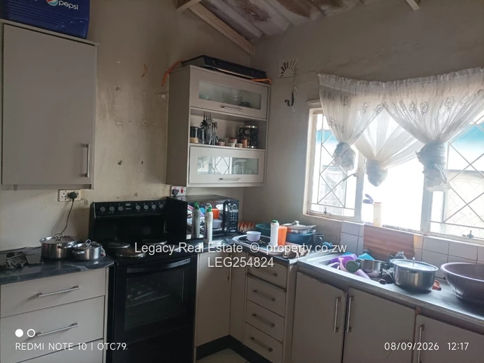 Cozy 3-Bed Warren Park Home with Borehole & Verandah (Sole Mandate)