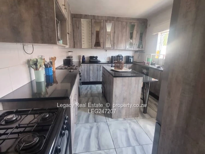 Zimre Park Rental With Borehole And Solar System