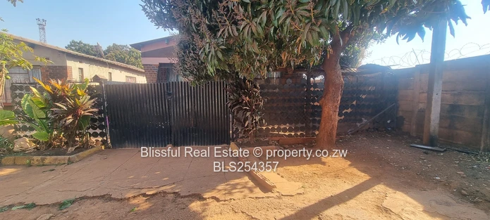 Kuwadzana 7 house for rent