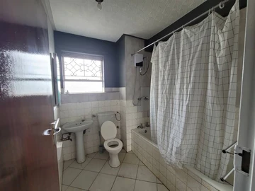 2 Bedroom Flat & Apartment