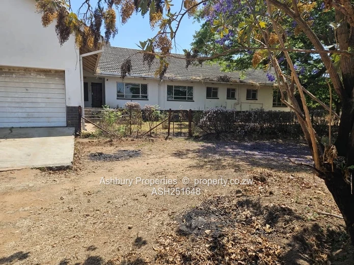 Solid Spacious House in the Old Leafy Winston Surburb of Marondera (Sole Mandate)