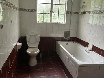 4 Bedroom Garden Flat