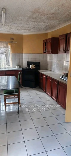 Borrowdale West: 4-Bed Home with Driveway & Garden