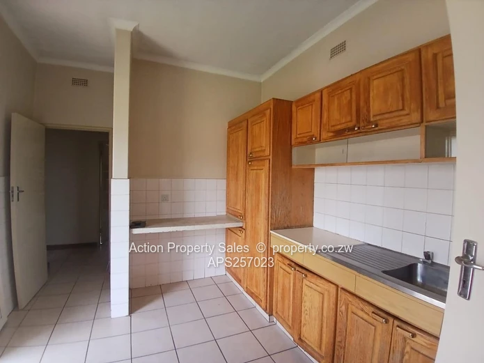 Neat Home Suitable For Offices Also! 
