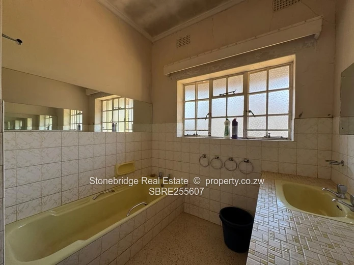 5 Bedroomed House in Burnside For Sale