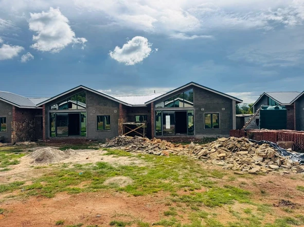 3 Bedroom Flat & Apartment