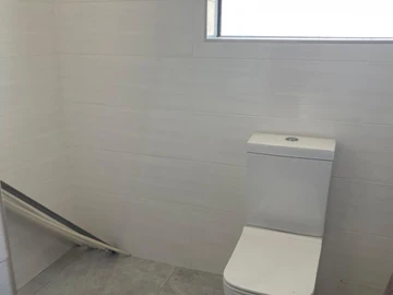 3 Bedroom Flat & Apartment