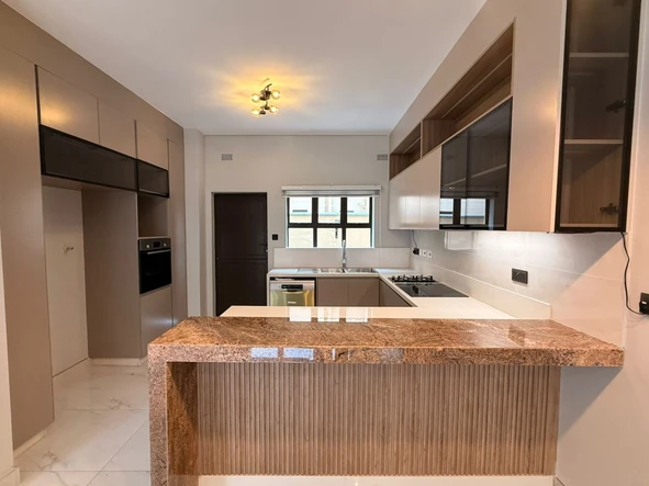 3 Bedroom Flat & Apartment