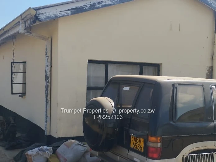 3-Bed Cotswold House - Fitted Kitchen, Flatlet & Garage