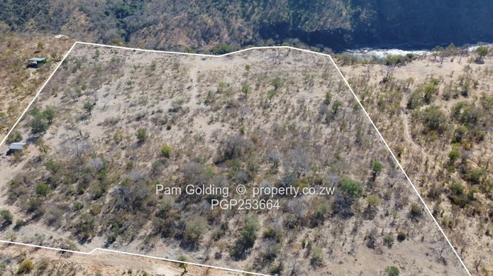 40,000 SQM of raw, breathtaking beauty overlooking the mighty Zambezi Gorge ! 