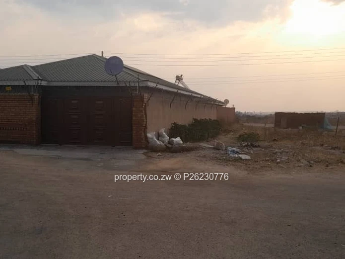 A vacant 216 square meter fidelity park stand for sale  