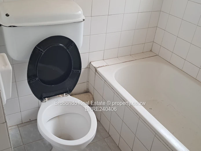 Sunridge House with Harare Drive Frontage for rent!