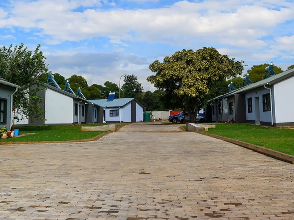 3 Bedroom Flat & Apartment